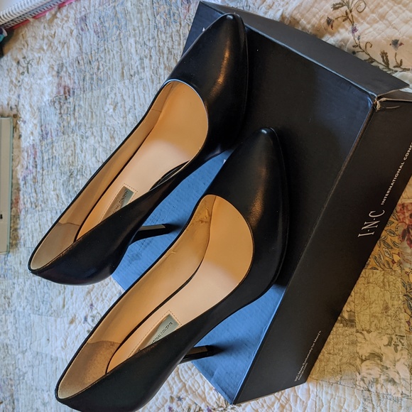 INC black heels - Picture 3 of 7